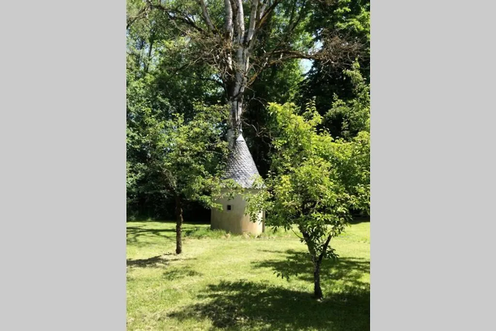 別荘 Independent Cottage With Heated Pool Lempaut