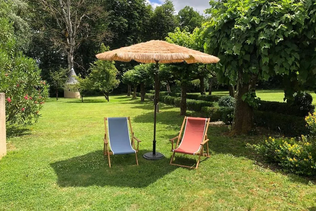別荘 Independent Cottage With Heated Pool Lempaut