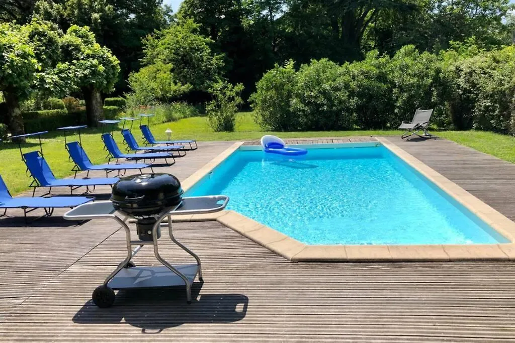 Independent Cottage With Heated Pool Lempaut