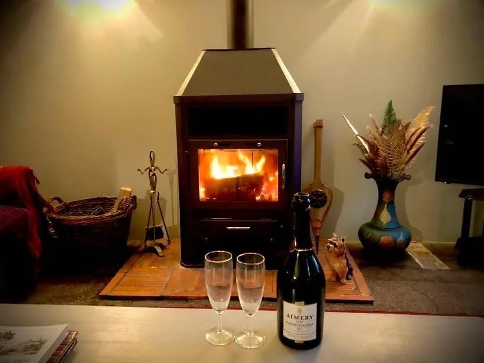 Independent Cottage With Heated Pool Lempaut 別荘